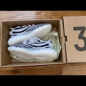 Yeezy Boost 350 V2
